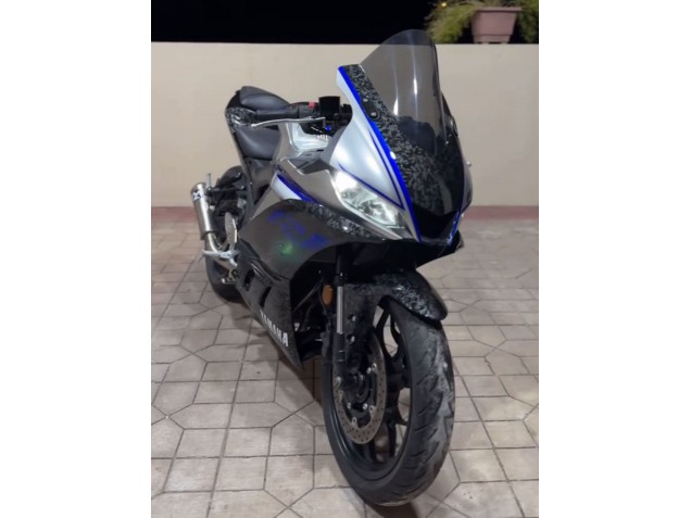 Carénages Moto Yamaha YZF R3/R25 2022-2024 - Marbre Noir Argent Bleu Fibre de Carbone Forgée Style